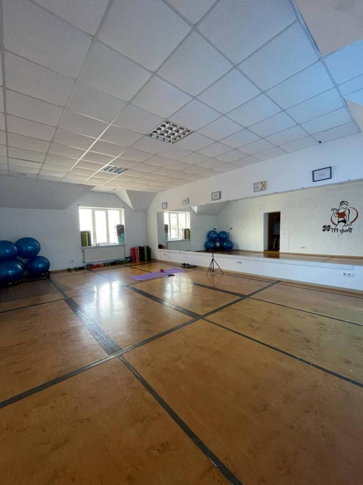 Продаж / Об’єкт сфери обслуговування / Старицького, Здолбунів